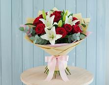 Букет цветов из:  Лилии и Розы в Курджиново