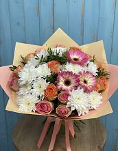 Букет цветов из:  Розы, Герберы и Хризантемы в Курджиново