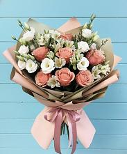 Букет цветов из:  Розы, Альстромерии и Лизиантусы в Курджиново