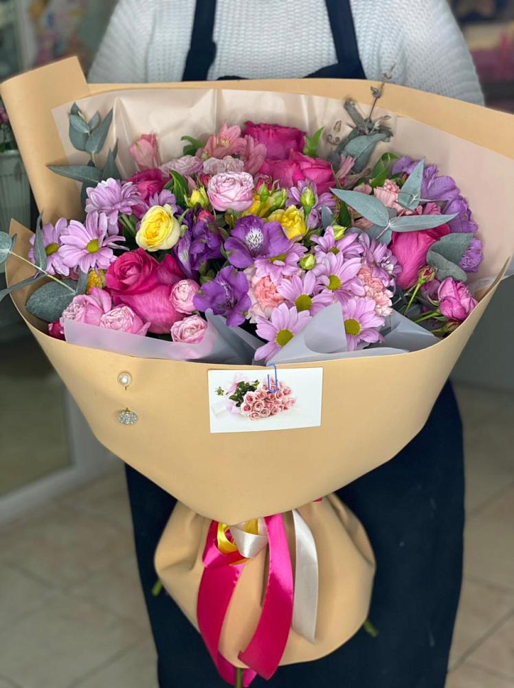 Букет цветов из: Хризантемы, Гвоздики и Альстромерии в Курджиново