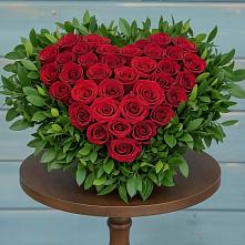 Цветочная композиция из Розы в виде сердца в Курджиново