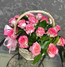Цветочная композиция из Розы в корзине в Курджиново