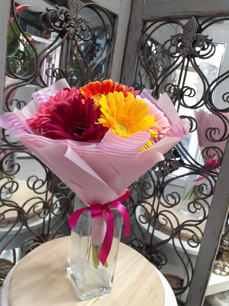 Букет цветов из: Герберы в Курджиново