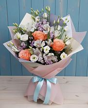 Букет цветов из:  Лизиантусы, Розы, Альстромерии и Гипсофила в Курджиново