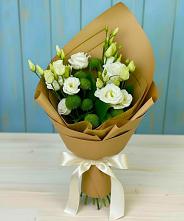 Букет цветов из:  Хризантемы и Лизиантусы в Курджиново