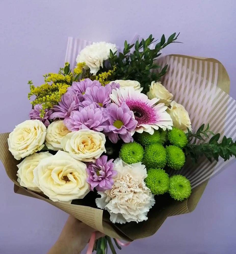 Букет цветов из: Хризантемы, Розы, Гвоздики и Герберы в Курджиново