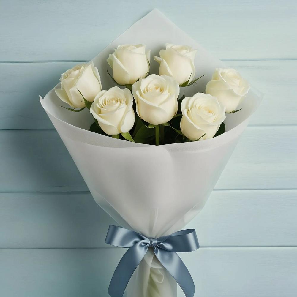 Букет 7 Белых роз Эдлесс Лав в Курджиново