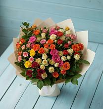 Букет Микс из разноцветных кустовых роз в Курджиново